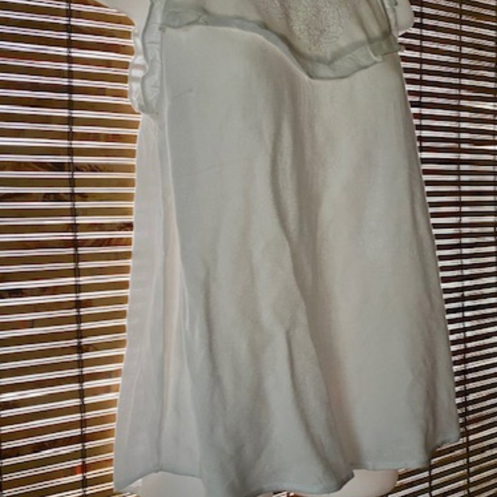 Dex White Sleeveless Blouse with Floral Embroidery, Ruffle Trim - NWT - Picture 7 of 13